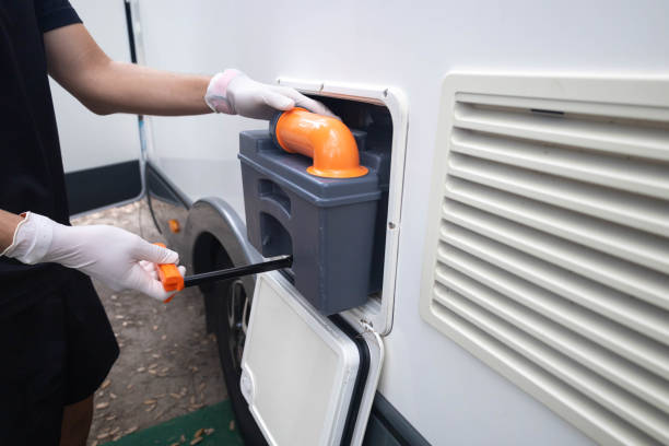 Best Portable bathroom rental  in Pinewood, FL